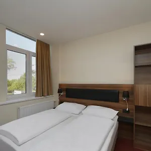 Hotel B&B Hotel Berlin-Adlershof, Berlin